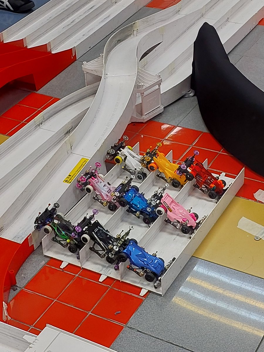 nikkiberrykiss's tweet photo. Semis queen 😭 The only FMA who keeps pushing against the CFM meta.

#ミニ四駆
#XStock
#FMA
#Tamiya
#Mini4WD https://t.co/KeP2Bjcu44