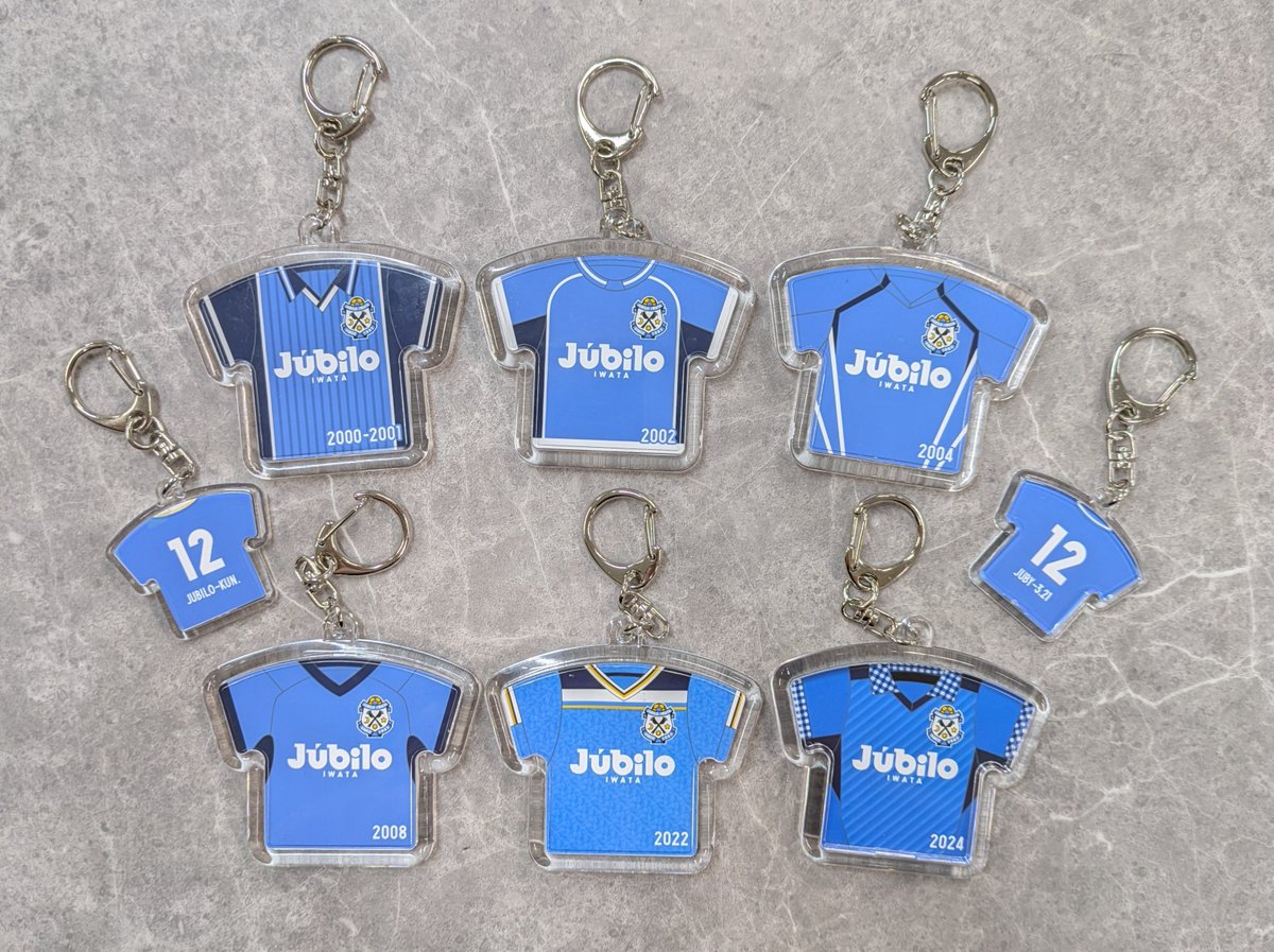 jubilo_shop's tweet photo. 🏆ユニパッチン〜歴代ユニフォームVer.〜🏆
の販売について

🕛️10月13 日(火)
📍ジュビロショップ磐田/サーラプラザ浜松

1994年〜の歴代ユニフォー厶のユニパッチンが登場。
背番号12番と好きな名前を入れられます☝️

※完全再現ではありません。
※背番号は12番のみ https://t.co/ZYg1yvkb8w