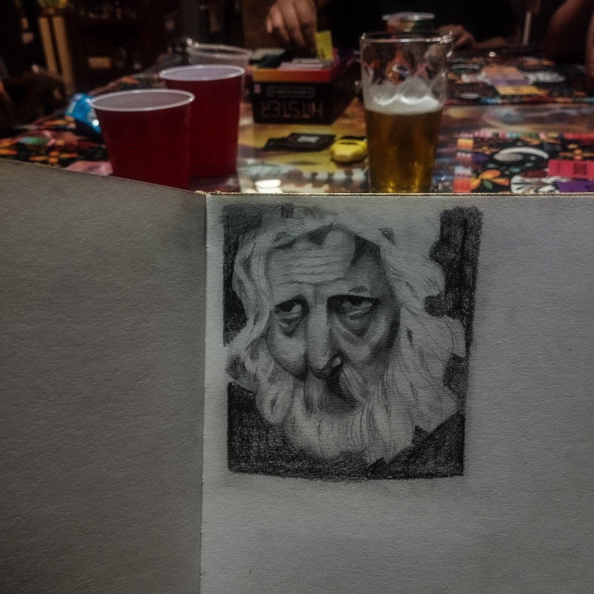 _ferzanate's tweet photo. Práctica de dibujo estando con amigos ✏️ https://t.co/pekiVgzaRi
