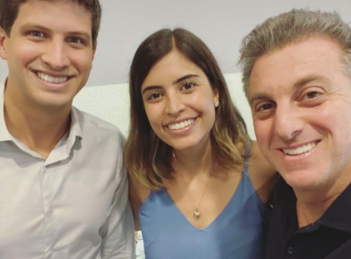 lucaspavanato's tweet photo. Faz quase três semanas que a Tabata não fala do Banco Master ou do Vorcaro, depois da matéria revelando que Luciano Huck (seu amigo) era sócio do Vorcaro. 

Alguém sabe se a Tabata está bem? https://t.co/giLjaEYJzV