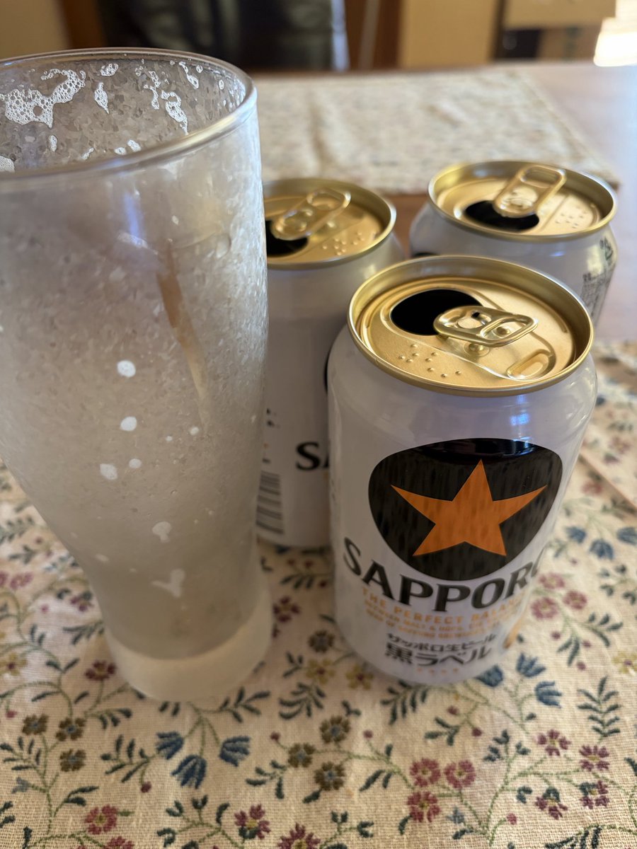 HwYosuke's tweet photo. あー昼間から大変結構

#ビール #サッポロ黒ラベル https://t.co/7TCDf28lpV