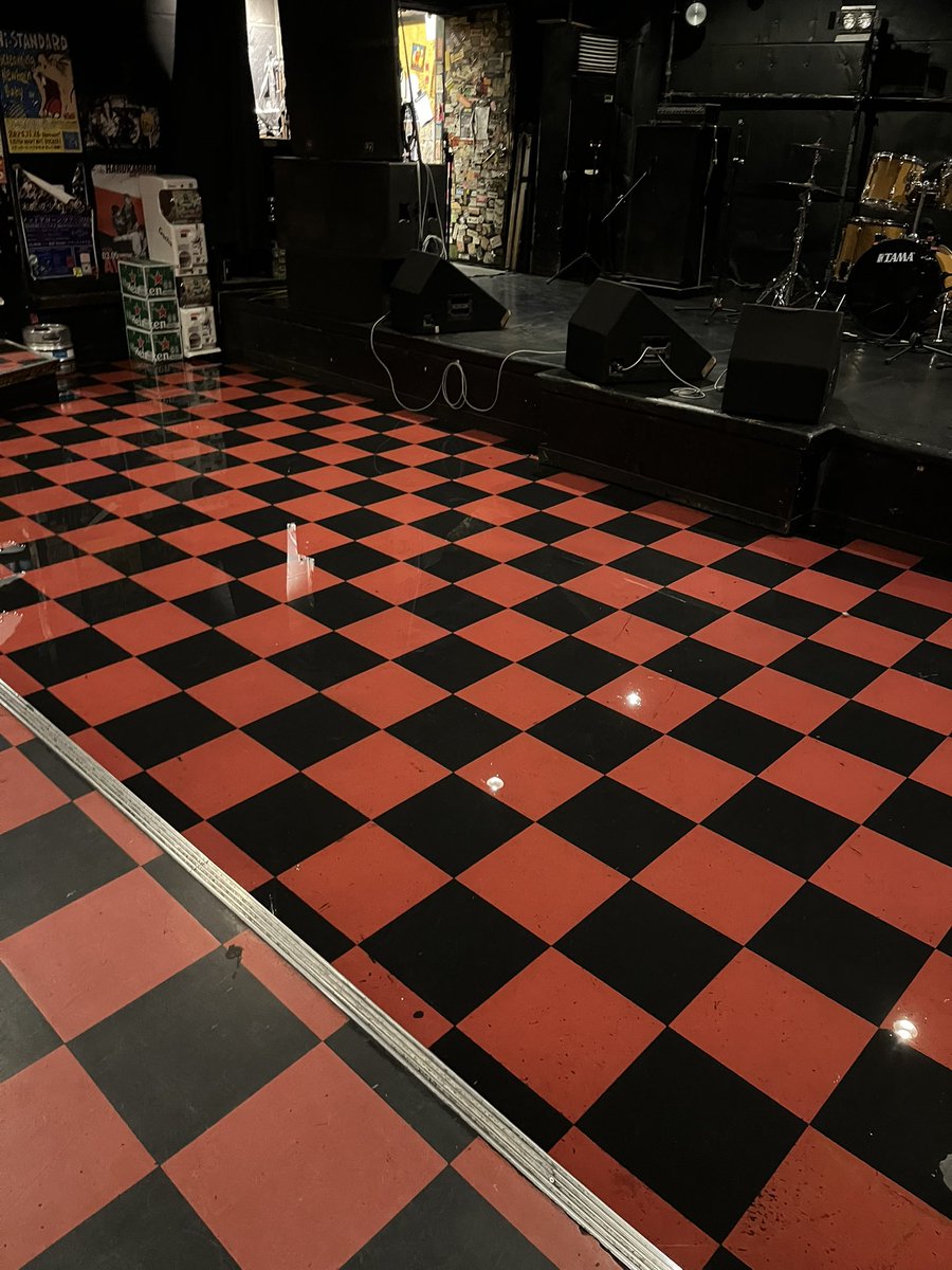 breakaschool's tweet photo. 本日のMATSURI公演ですが、Match Voxのフロアの低い部分に水漏れが生じており、前方で見ると靴が濡れてしまう状況になっております。（高いフロアは問題ありません）

大変ご迷惑をおかけいたしますが、ご協力お願いいたします。

タイムスケジュールは現状変更はありません。 https://t.co/L6qVaSIkBX