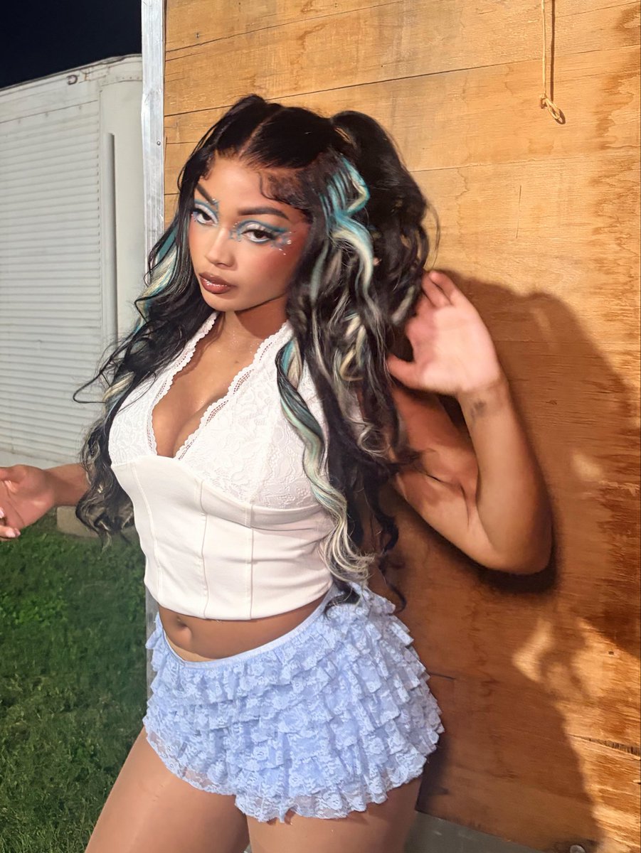 MayaWorldd's tweet photo. almost there 😏 https://t.co/xjPpwrC3BW
