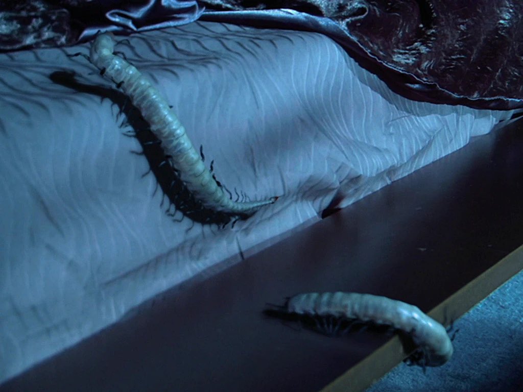 StanleyCup3533's tweet photo. The first time I saw the kouhuns in Attack of the Clones, this is exactly what they reminded me of. I’ve always wondered if it was Lucas and crews inspiration for them. They looked way too similar not to be in my mind. #StarWars #Horror #VincentPrice #GeorgeLucas #AOTC https://t.co/y6NyoG8ICi