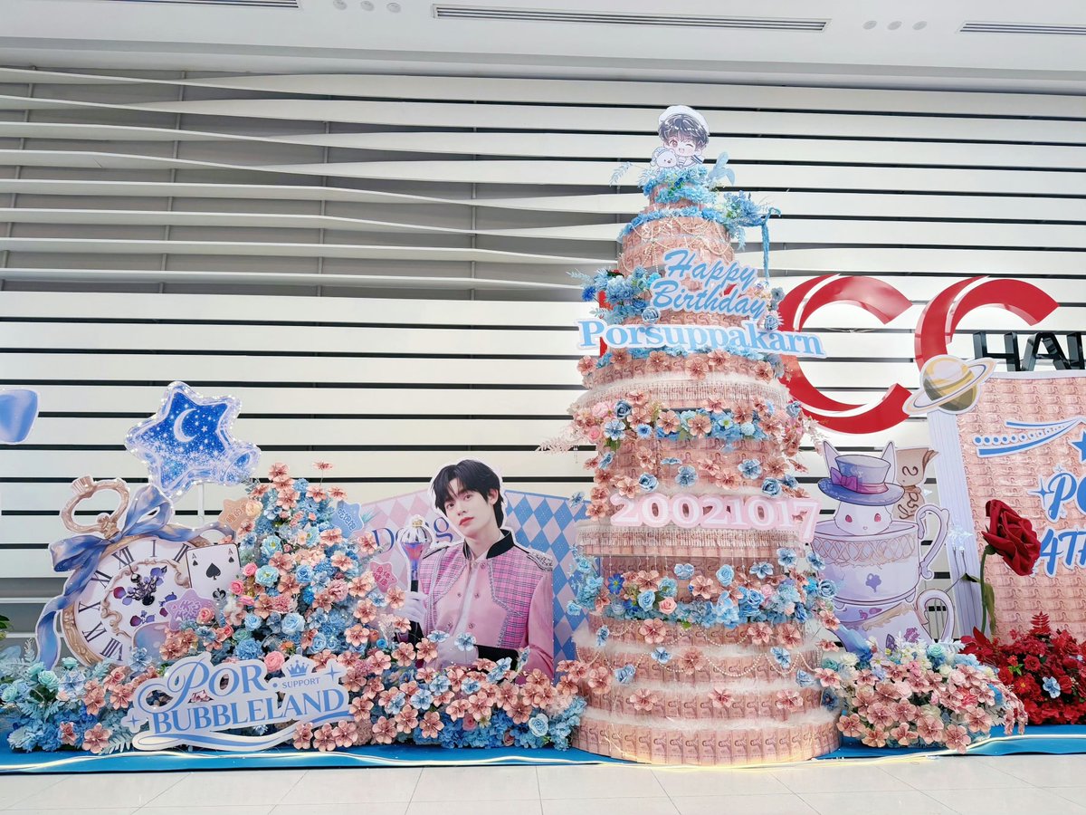 porbubbleland's tweet photo. 【2026 Birthday Support On-site Display】

Wish Bottle Floral Wall&amp; 24-Tier Cake 🎂
Looking forward to all your check-in photos!

photo thanks @marliipor

@porsuppakarn
#happyporday
#porsuppakarn https://t.co/IrhlPy9BSY