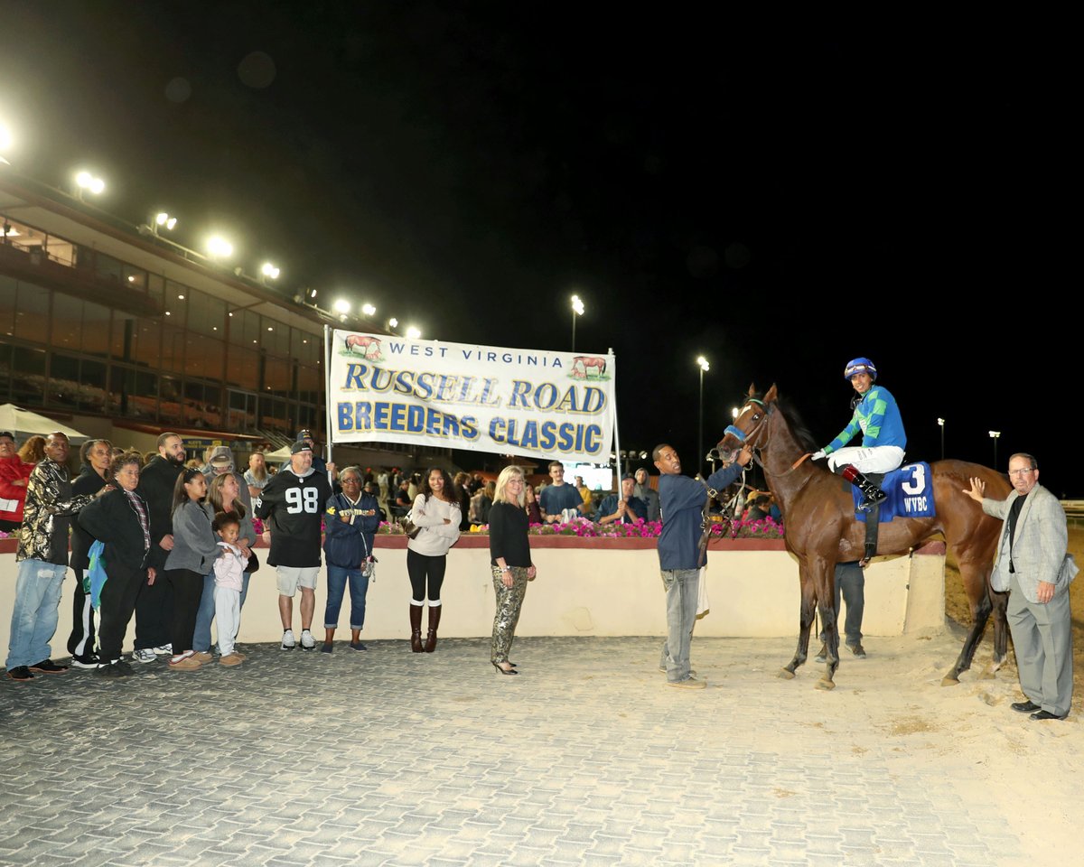 RaceCharlesTown tweet picture