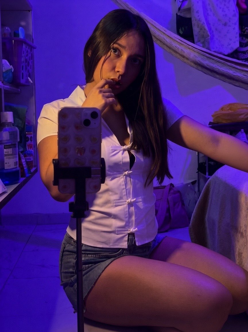 Paotqmym7's tweet photo. De colegiala 🥴 https://t.co/X3DqHXrEgt