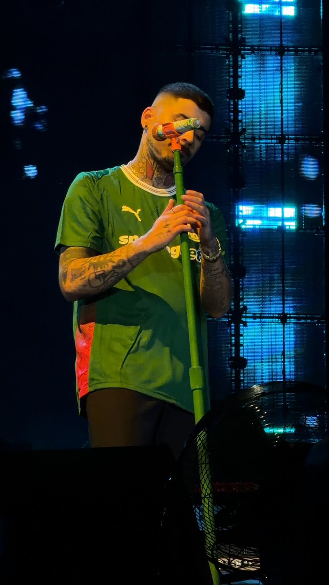 KIQF_'s tweet photo. e eu que participei do ZAYN fashion week https://t.co/AgeRCqUXKO