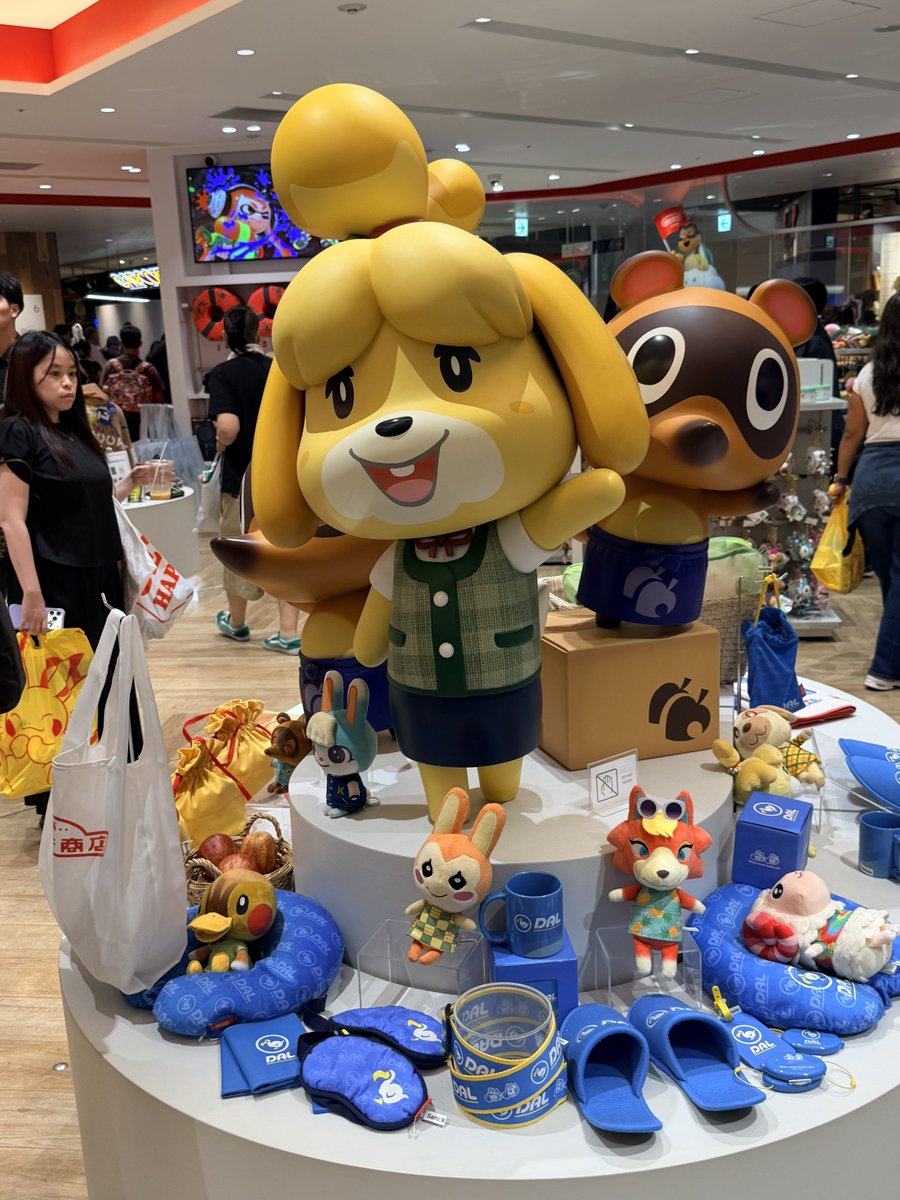 vashu_starlight's tweet photo. Nintendo and Jojo Store in Shibuya!!

#vtuber #japantravel #nintendo #jojosbizarreadventure https://t.co/B2Gn1aBINc