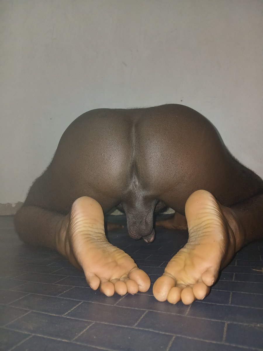 CNPrimezx's tweet photo. My new shoot 02 🍑👣🔥📸 https://t.co/ArQyslNXPP