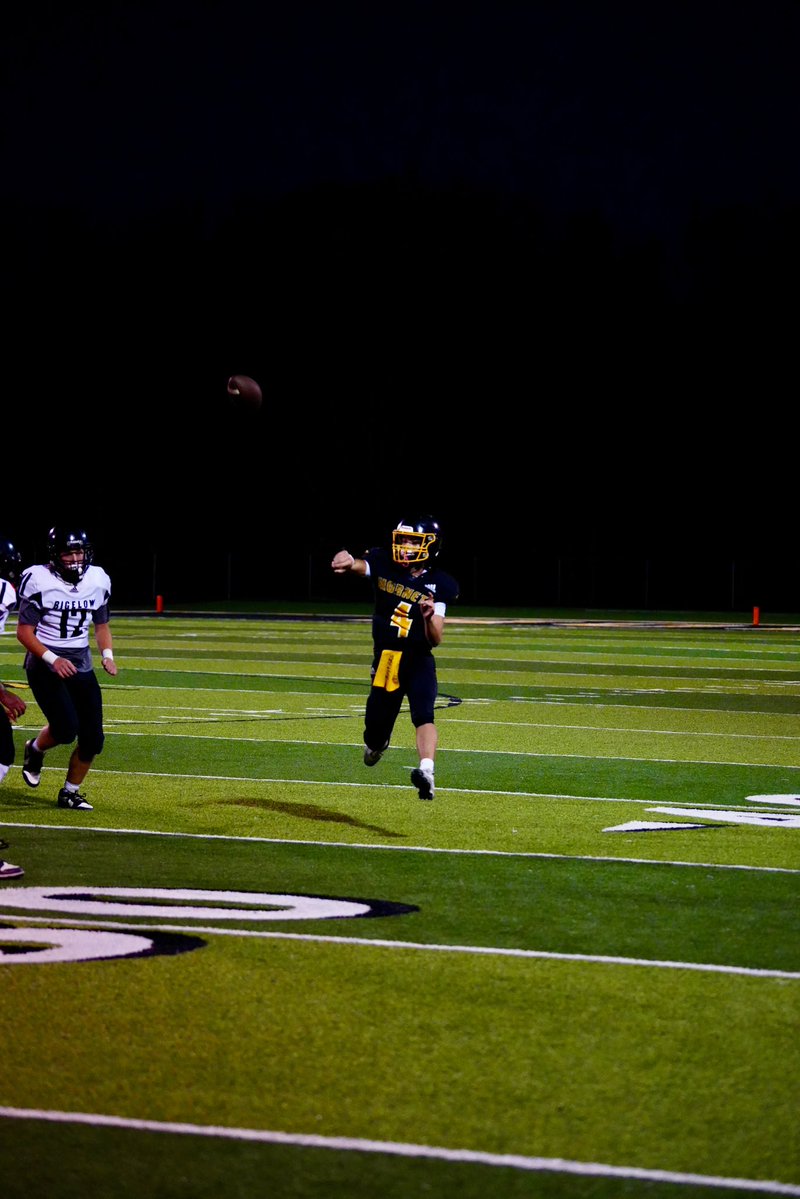 JoshBradt1's tweet photo. Proud of this kids hard work. Classroom, field, weight room, doesnβt matter. Heβs giving it his all. Thankful to be able to walk beside him in this journey
@Hunterbradt4
#classof2030
#FootballRecruiting https://t.co/TBCQOQdTDz