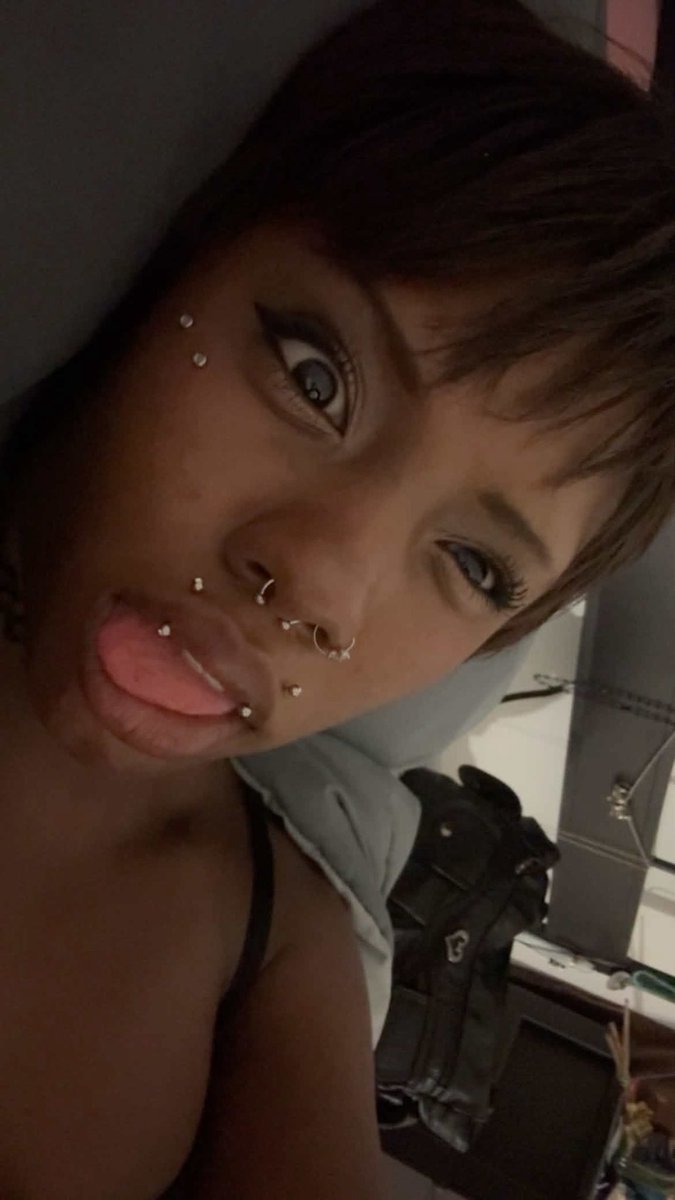 muntilucant's tweet photo. Who wants too see me fuck my pretty girl we’re on call rn and I’ll tell her all about what you think! #bwwm #ametuer #couple #goon #wankchat #bwc https://t.co/KuF67kysZQ