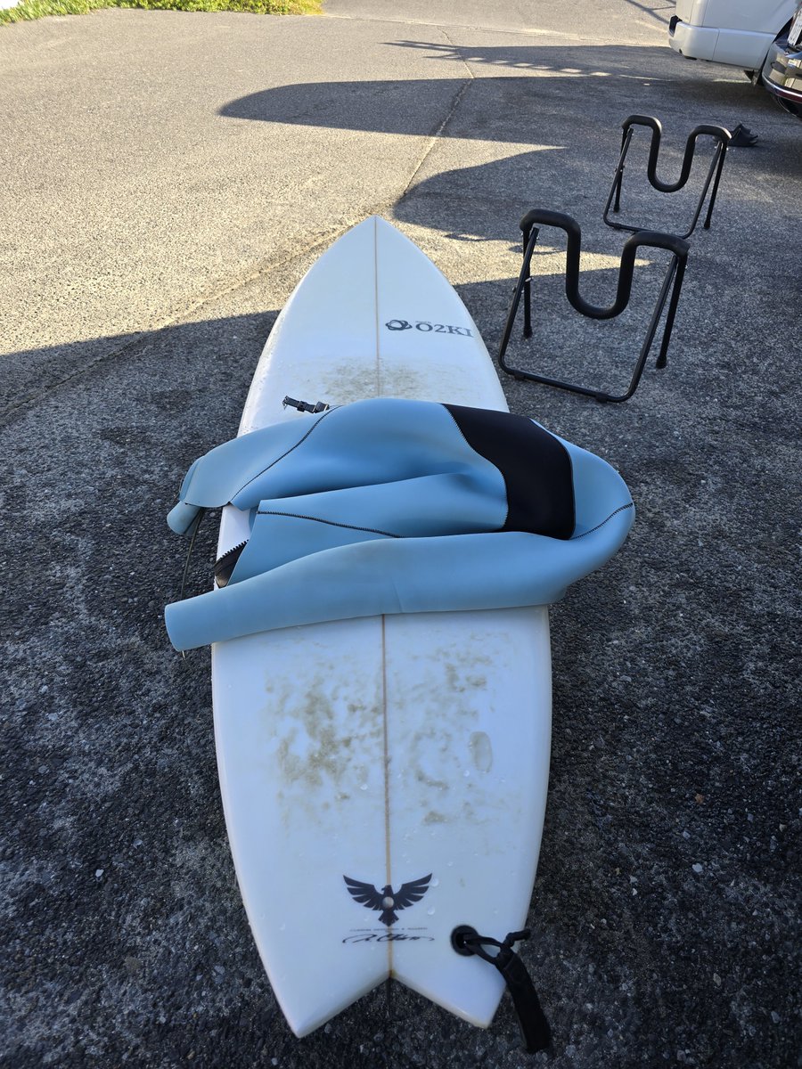Don0708's tweet photo. おはこんばんチバ日曜日の出サーフUバラ
南は良きねロケーションが
入って一時間程はワイドながらセットムネで波肩に乗れたけど
しばらくすると
ちとキツイ波に💦
ここはミニミッドが合ってるなぁ
今日のロング年配者は気持ち良い片方が多くて良きでした
いつもこうならいいのに https://t.co/CDykb2iHte