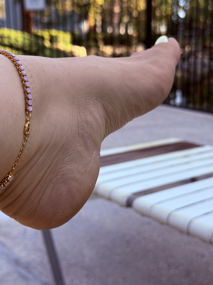 Fressafeetzsoy_'s tweet photo. Looking for real buyers that do buy not talk or scam #foryou #footlovers #bigspenders #buyersonly #content #OF https://t.co/JFMaZctDEh