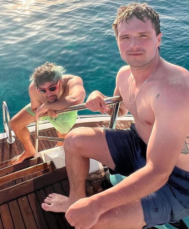 fxblessing1's tweet photo. His personality gives off a relaxed, confident, and adventurous vibe
Josh hutcherson https://t.co/hgdOh0j3c1
