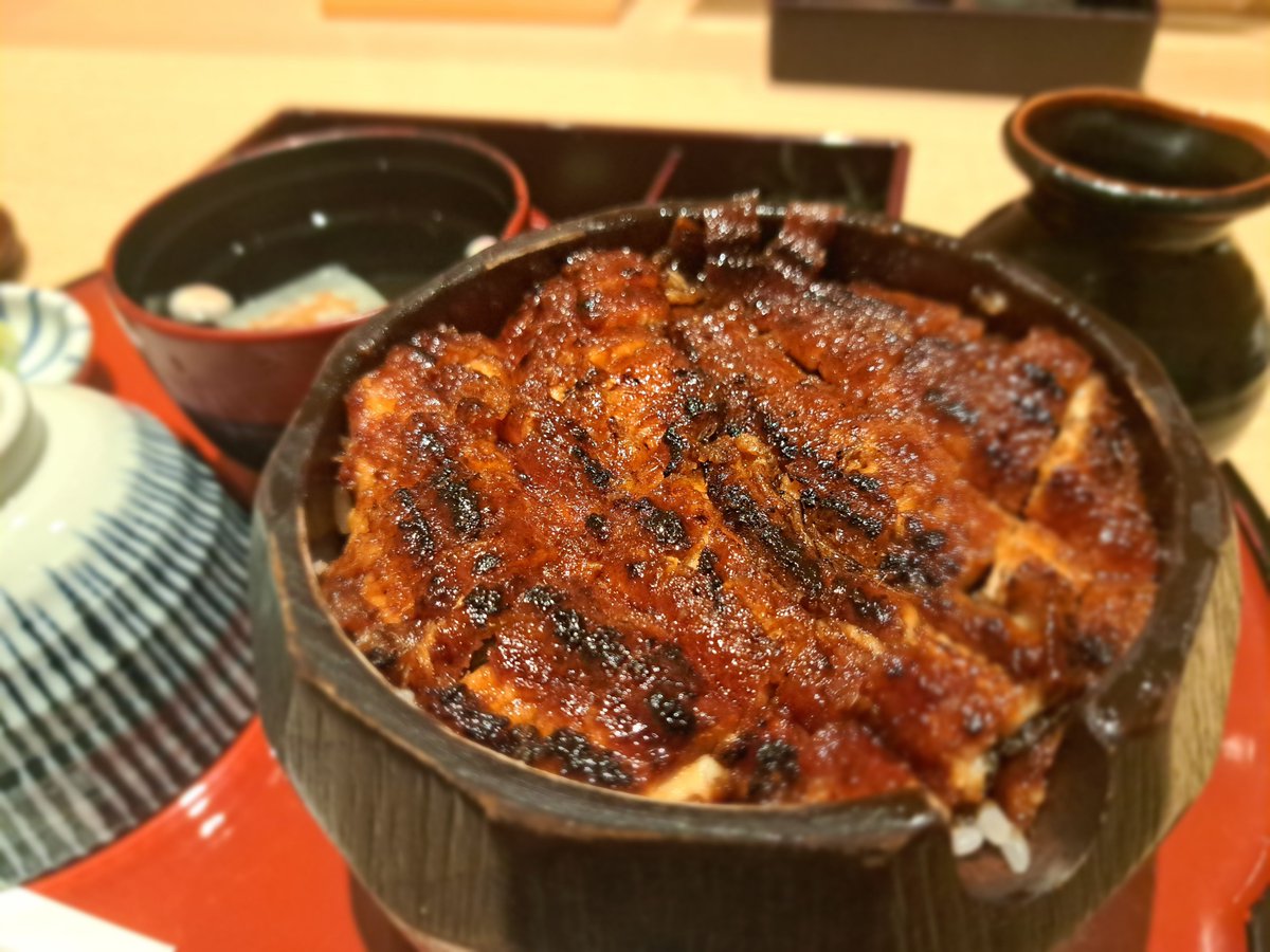 hiromic163's tweet photo. 名古屋来たら、これ食べないと始まらんもんね！！ https://t.co/VIgmyUtueA