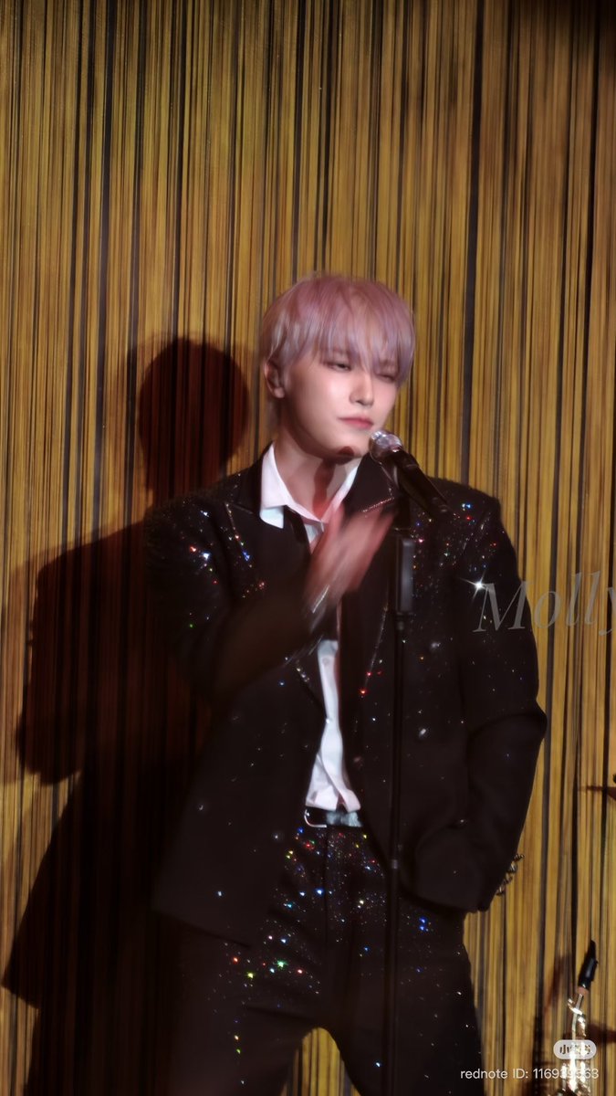 feat_jww's tweet photo. dino is just so pretty i can’t even https://t.co/fkbWm5CuIa