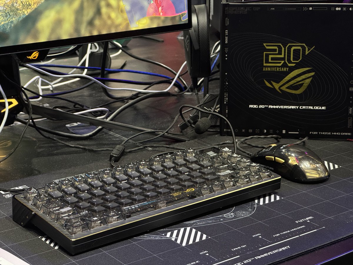 Zadow_'s tweet photo. @ROG_ANZ #ROG20TH
Genuinely some really nice hardware, keyboard tempts me when Iβm considering a new one https://t.co/Xy7Sb31r3U