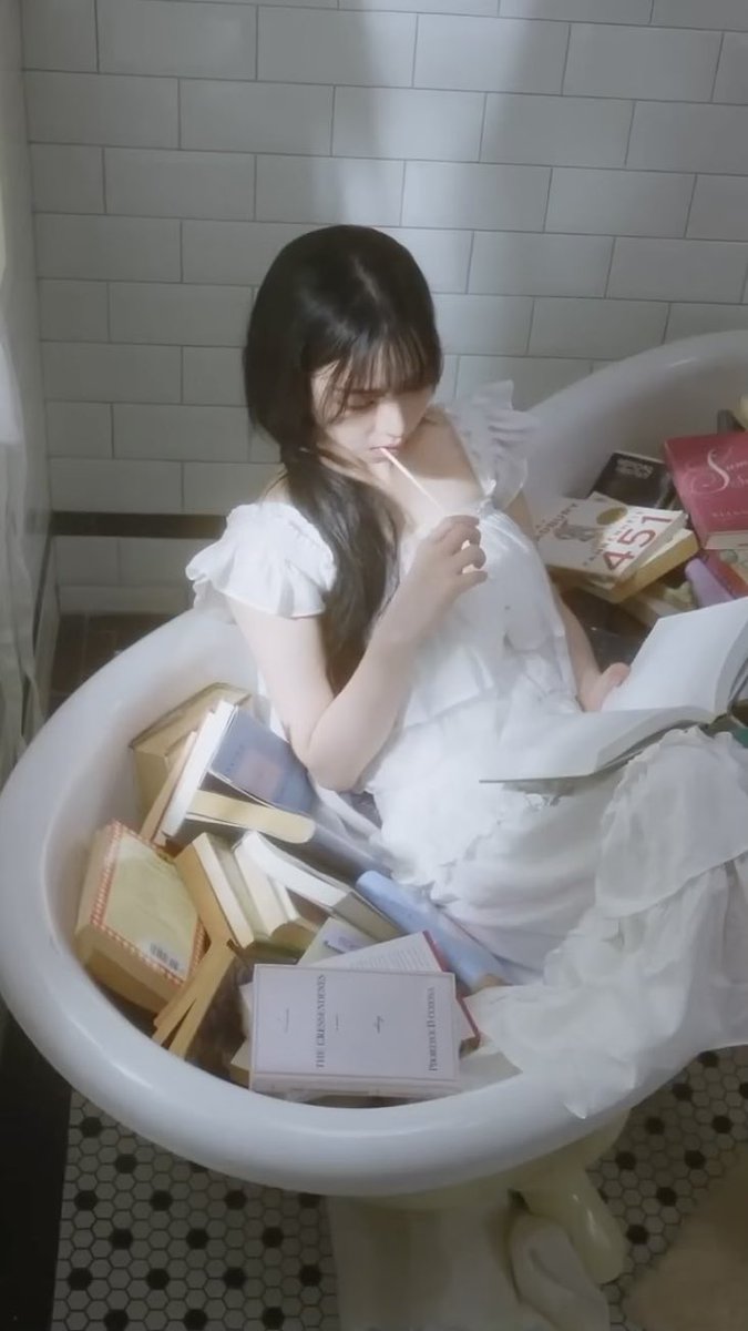 nellbluu's tweet photo. 씨앙,,,, https://t.co/0bX2qURguQ