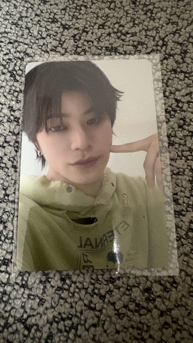 saaa_axx's tweet photo. @0822xol 検索より失礼します。画像の照井トレカとシリアルの交換可能でしょうか？ご検討よろしくお願いします。 https://t.co/W8ippUGzJK