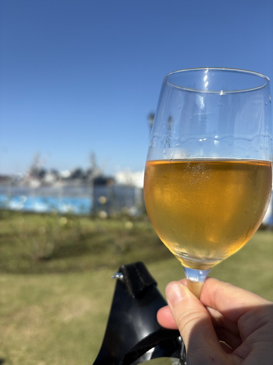 maU_Ringo's tweet photo. 最高ーーー😋✨🍷
オレンジ🍊ワイン🍷✨
と、海風☺️✨ https://t.co/us3dkFcuFn