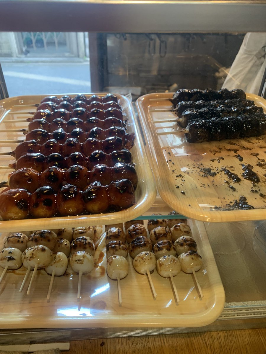 taiyakisora's tweet photo. 本日17時迄営業してまーす！
お団子、たいやき焼き上がってます。 https://t.co/cRa94ZWCMo