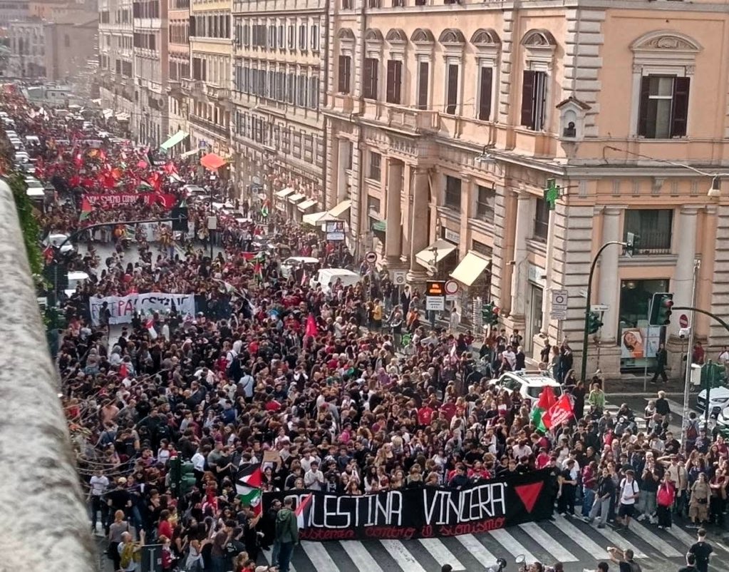 Pierfil99385506's tweet photo. Roma https://t.co/wEitTHMz0G