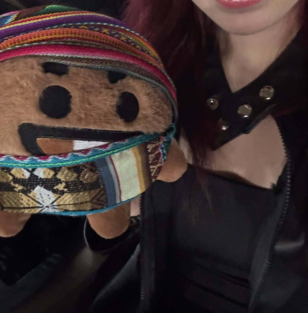 yoonmivida's tweet photo. para el camarógrafo: te arrepentirás por no haber enfocado a shooky de los andes https://t.co/emkgKa3zsZ
