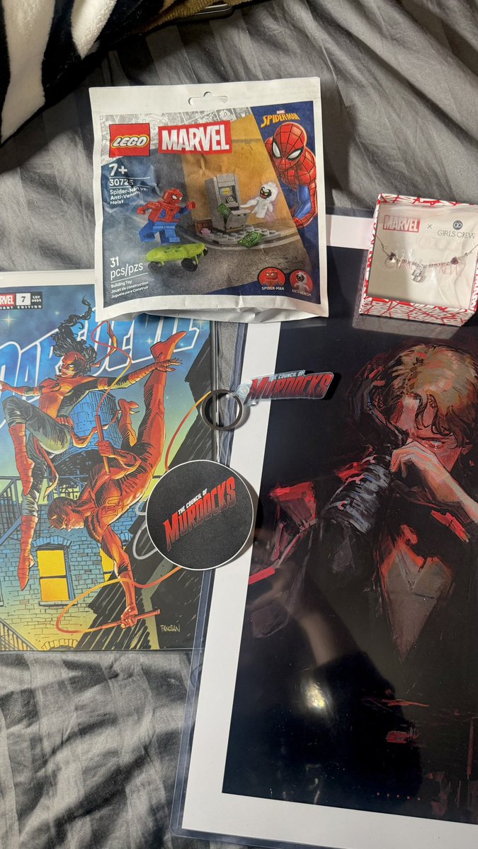 gabsurdvm's tweet photo. went to nycc today but all i was really looking for was tøp prints. found NONE https://t.co/5uPliGmgGd