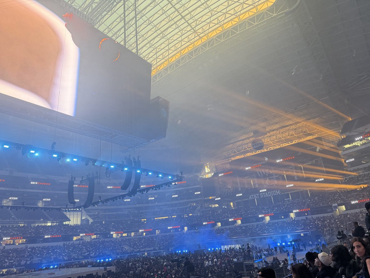 howertonjosh's tweet photo. ~80k ppl gathered at AT&amp;T Stadium tonight to assault heaven in prayer. 

Grateful for the move of God happening through @PhilipAMitchell and @2819Church … and grateful to have witnessed it https://t.co/wl0ulYm84K