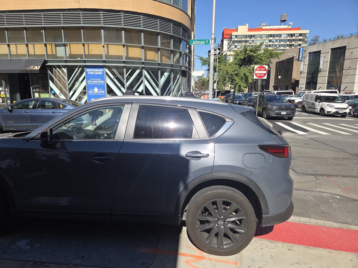 placardabuse's tweet photo. The @NYC_DOT spent good money to fix this corner so that people with disabilities can safely cross the street.

But we get nothing from that investment of our tax dollars, because of the #NYPDinsurrection's ongoing attack on our @CivilRights.

@NYCMayor @BrooklynDA @EDNYnews https://t.co/pGlNWio9N7