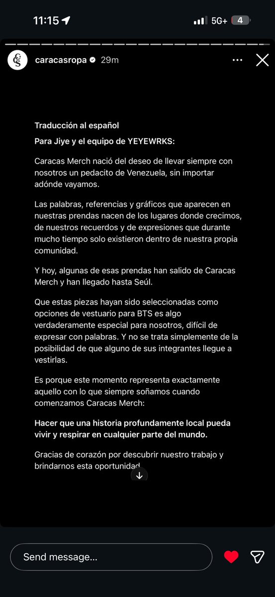 OUTR0HOSEOK's tweet photo. YO SABÍA QUE IBA POR AQUÍ !!! YO SABÍIIIA que el equipo de bts escogió la marca para que bts la use https://t.co/8FCfAUoDEd