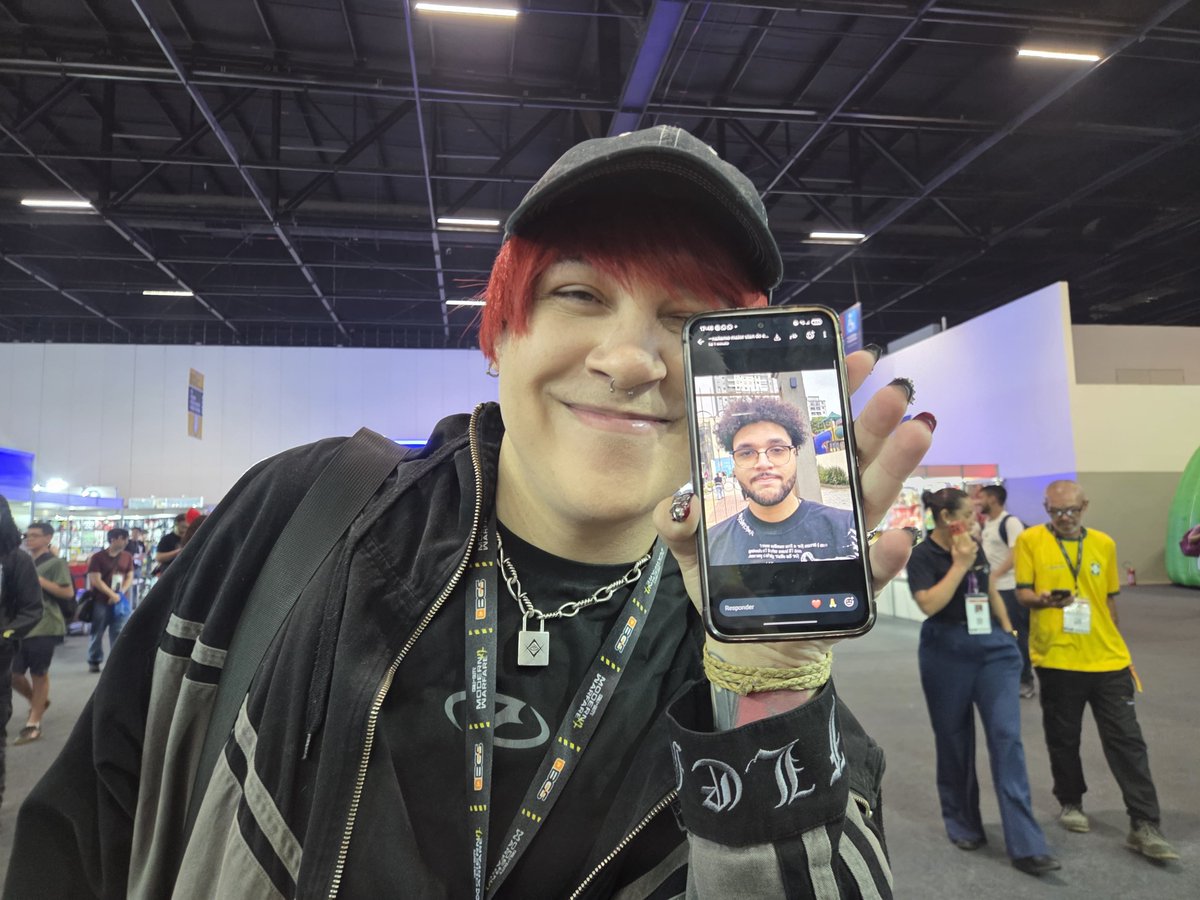 MuGiiii____'s tweet photo. @scottonauta 
Terceiro ano tirando foto com vc sendo que só vi vc uma vez https://t.co/JSohHjJSbs