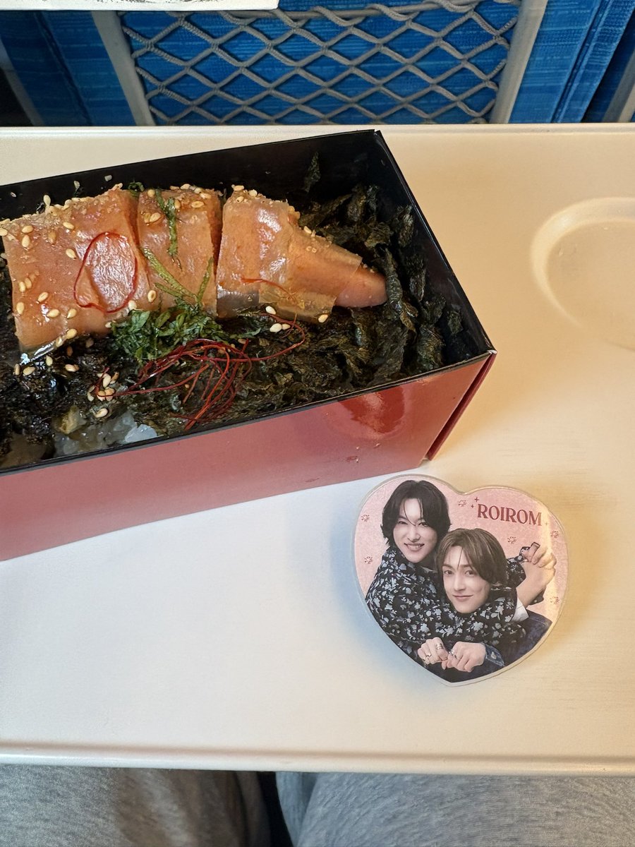 ___pqs03's tweet photo. もう少し博多満喫したかったけれど部屋着オブ部屋着で予定も立て込んでいるので帰ります、、🚄
寂しい、、、 https://t.co/GrLgv9q9Bn