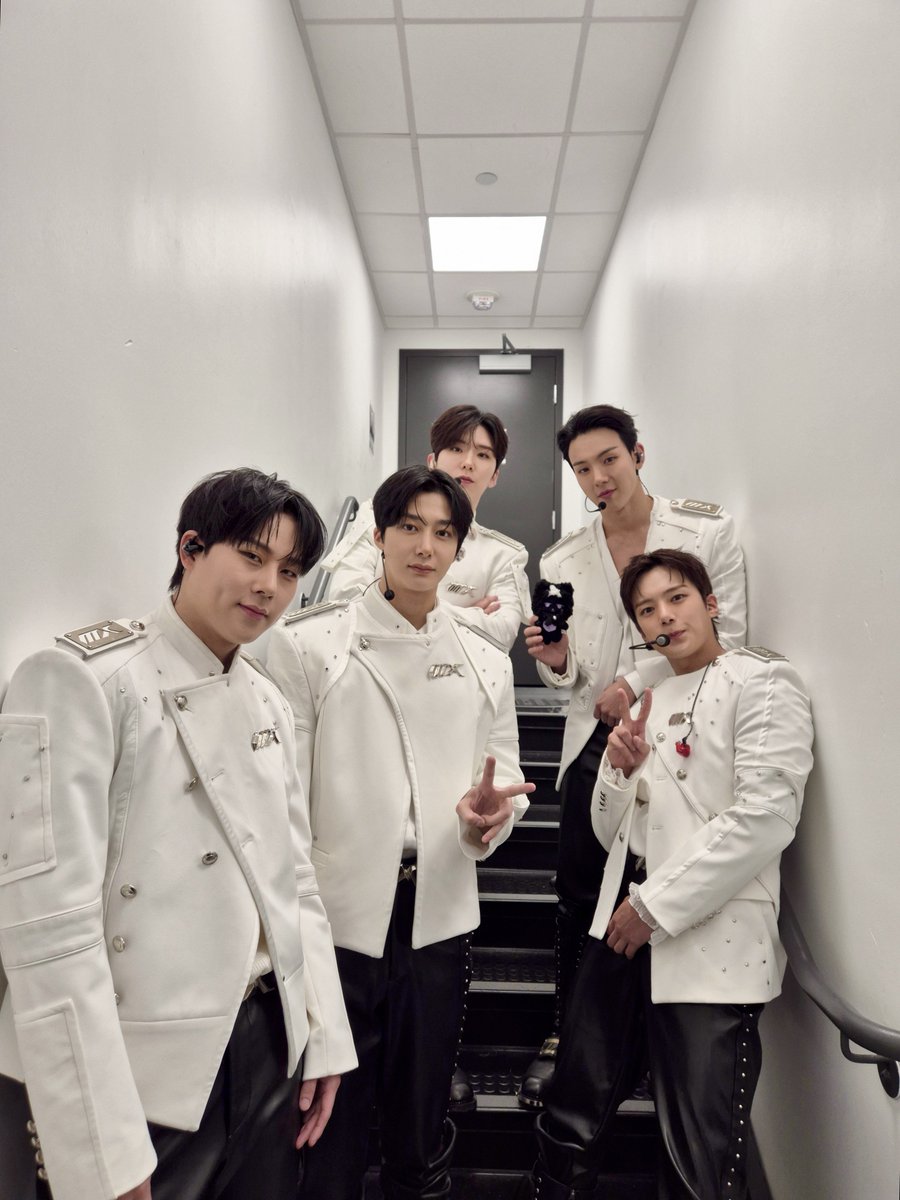 OfficialMONSTAX's tweet photo. [📸]
2026 MONSTA X WORLD TOUR
[THE X : NEXUS] IN TORONTO

20261010 (SAT)
I love you, MONBEBE! ❤️

#MONSTAX #몬스타엑스
#MONSTAX_THEX_NEXUS
#사랑한다몬베베 https://t.co/pPx30qaq83