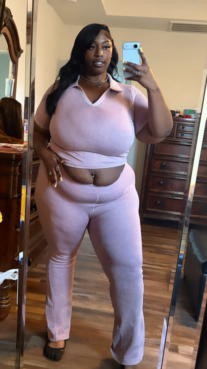 SkytheSkammer's tweet photo. Now that I’m on twitter for good let me fill my gallery 🩷 follow me @ sky montclair on all platforms 😘 GN ILL BE BACK TO TRIGGER YALL TOMORROW 💕 https://t.co/YovP9NvfHO