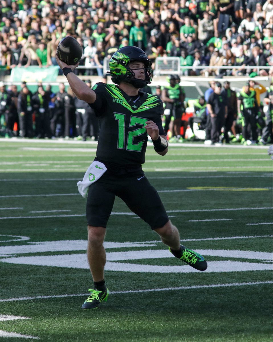 SportsAnimalEug's tweet photo. Who should start if Dante Moore can’t play against Nebraska? https://t.co/cdbSujG7LV
