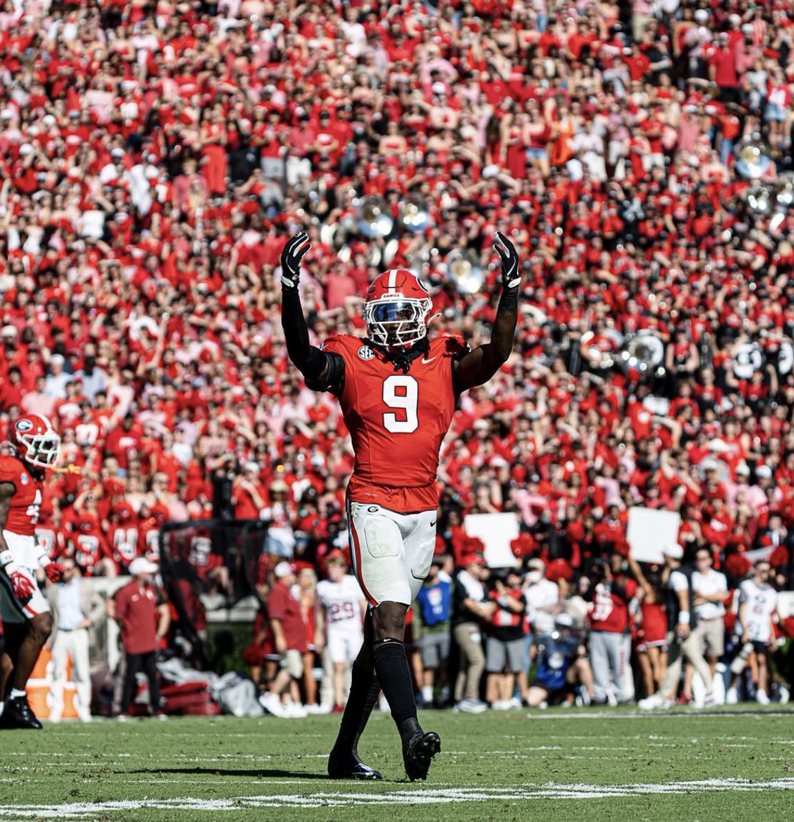 Dawgs_Report's tweet photo. Chris Cole vs Alabama:

8 Tackles(6 Solo)
2.5 TFL
1 Sack
1 QB Hit
2 PD
Best mf LB in the country. #GoDawgs https://t.co/Z5POPV227U
