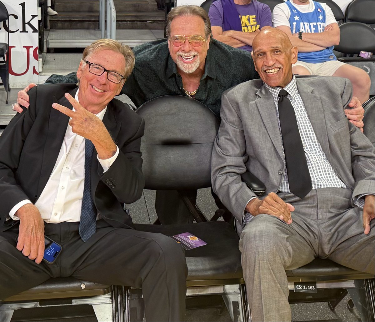 TheRealSignGuy1's tweet photo. The 3 Amigo’s…. 🥳💜💛Season 22 is coming! 🪧😎🪧 #Lakers #NBA #LakerSignGuy1 #Stu #BillyMac https://t.co/6pT97YWBDu