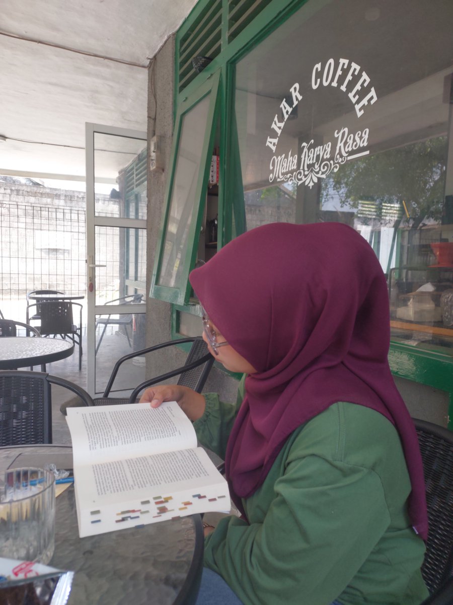 NdaNdutttt's tweet photo. Nongkrong ngobrol❎️
Nemenin manusia menambah ilmu✅️ https://t.co/fxLXgwxgng