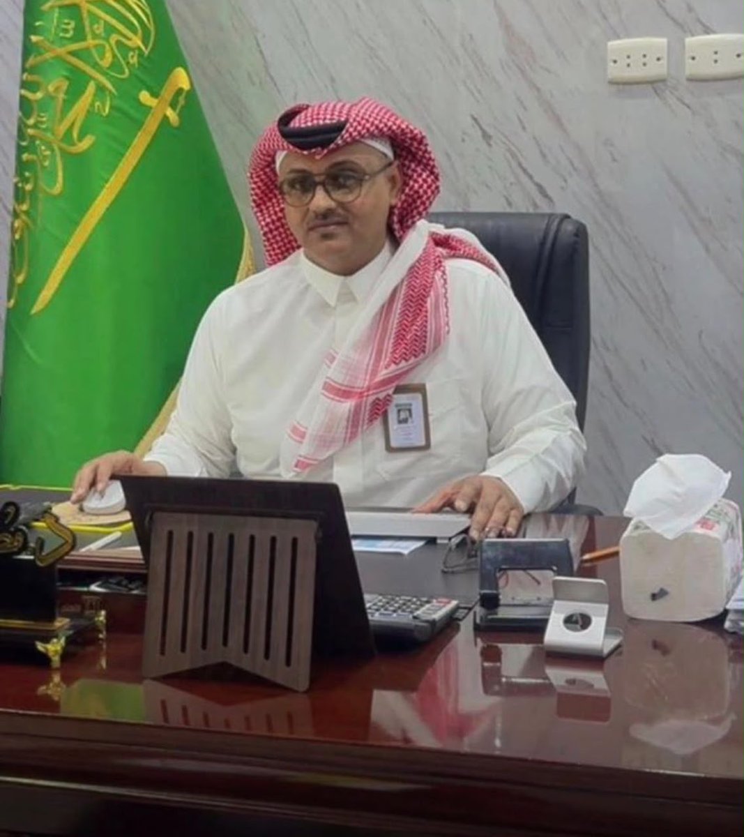 yousefa2017's tweet photo. سلام يا دكتور مطر.. يامن رقى بالطيب والمجهود
يا اللي كسبت الثناء في عالي القمة
تستاهل (الثالثة عشر).. ومنها للأعلى وزود
يا فخرمنهو جعل (الإخلاص) في دمه
المنصب اللي خذيته يا دكتور مطر.. فعل ماهو جود
بذلت جهدك وربك فرج الغمة
تستاهل الرفعة

✍️ محبك المخلص:يوسف جراد الدويرج (أبو أنس https://t.co/hx87ttokEu