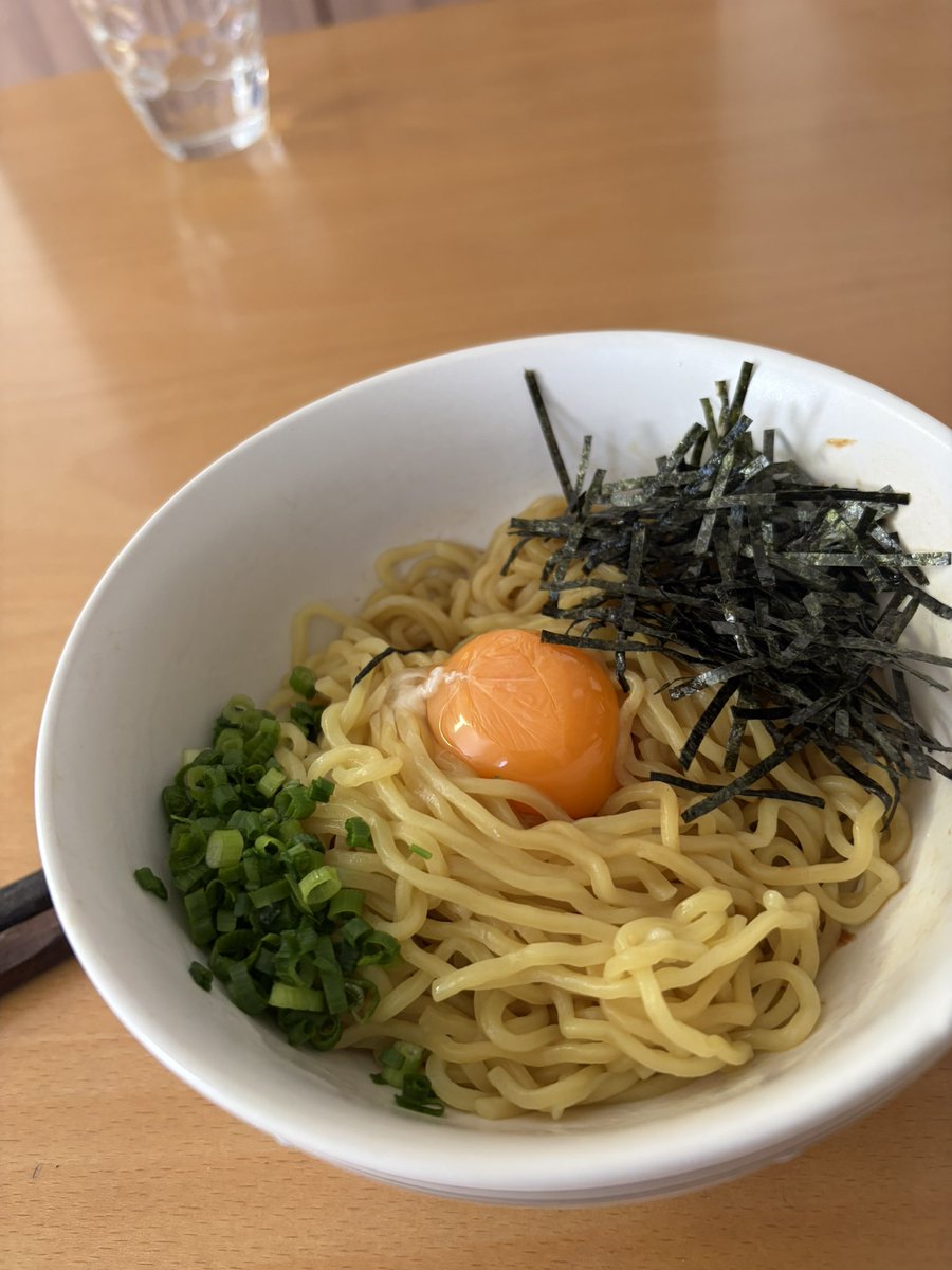 Foojee777's tweet photo. 今日は晩御飯担当なので昼に試作という名の毒味、、、☠️
うん、分量をちゃんとやれば美味しい。 https://t.co/nE61lDHIPs