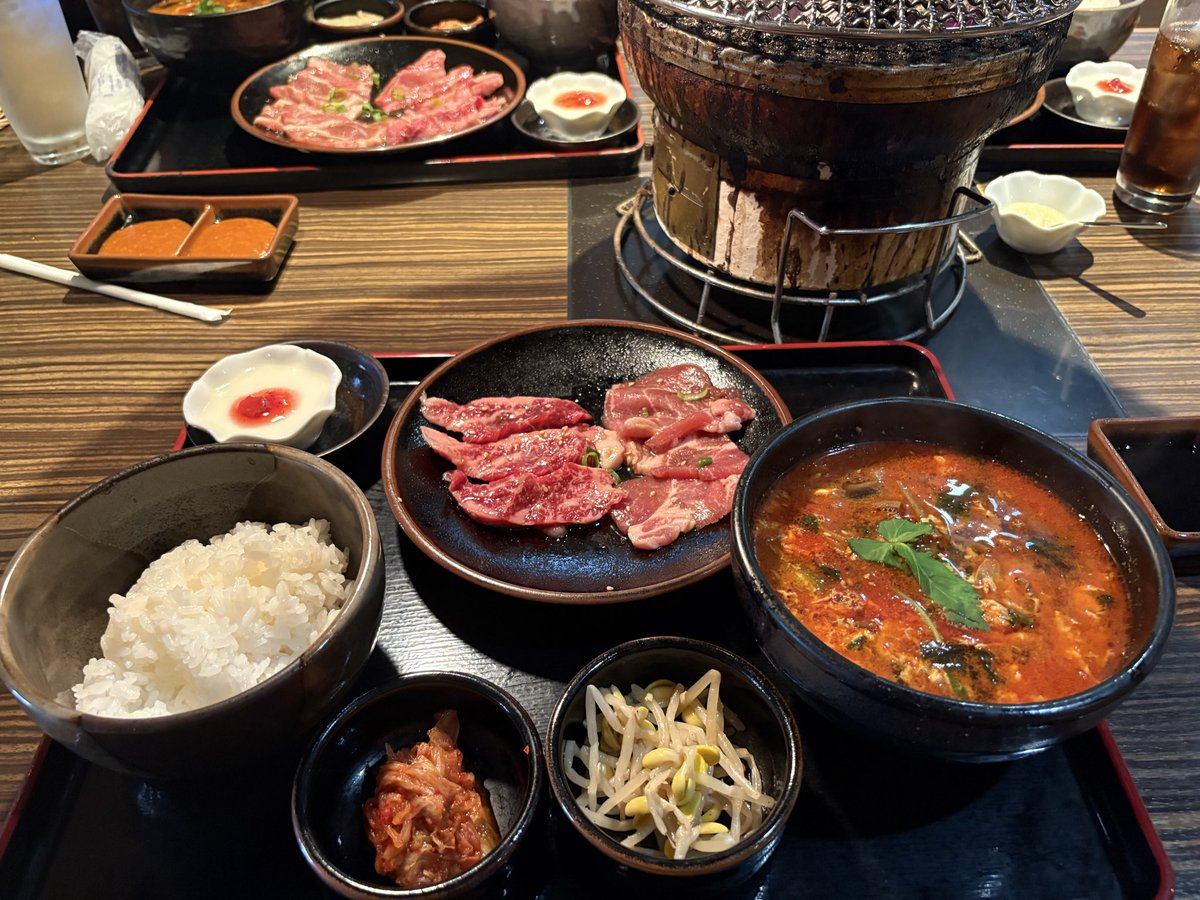 rankoi's tweet photo. 家族の誕生日に
焼肉ランチやで！
ポケモンジム倒した。 https://t.co/Ja2AC6CiBy