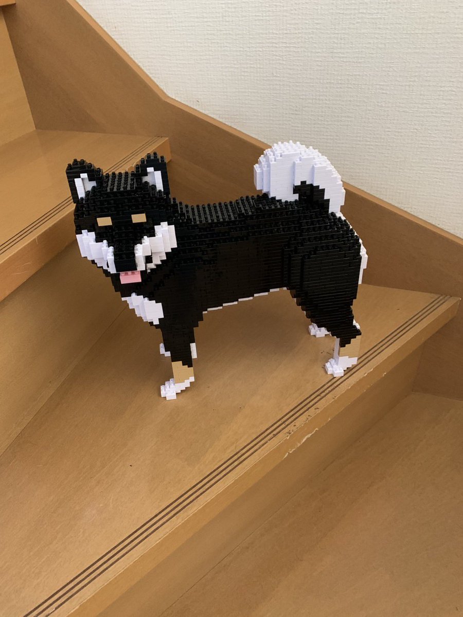 miccha_oOn's tweet photo. ままがブロック組み合わせて太郎作ってたwwwwさすがに可愛すぎるから見て欲しい https://t.co/bZjYHzEAA3