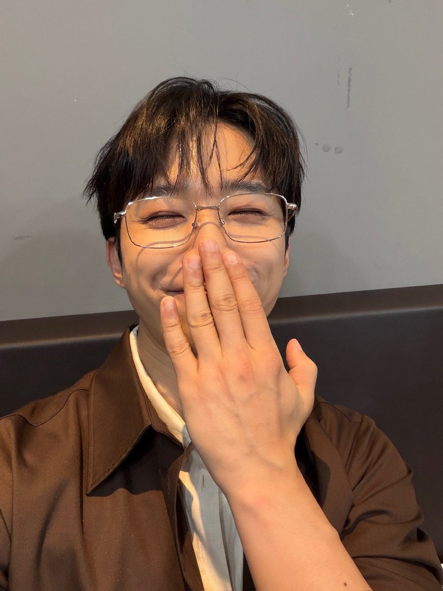 minseo_4's tweet photo. 심장이 ,, 너무 ,, 뛴다 ,,,,,,,,,, https://t.co/3DHK1W9SPq