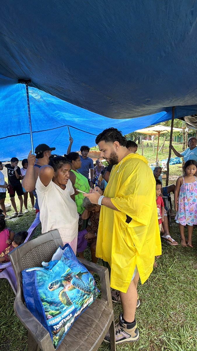 CarlosErnestico's tweet photo. De verdad no puedo más con un mensaje de “en Panamá no pasó nada” “no hay daños de infraestructura” Panamá también son las 400 familias que empezamos a atender hoy en Soná. Todas las donaciones que recibimos a la cuenta bancaria de @YPUSonrisa estamos usándolas para comprar comida, medicamentos y agua en Santiago para traslado y entrega inmediata. 

Directorio de Yappy: yopintounasonrisa

ACH: Banco General
Cuenta de ahorros: 04-10-99-871618-0
Fundación Yo Pinto Una Sonrisa