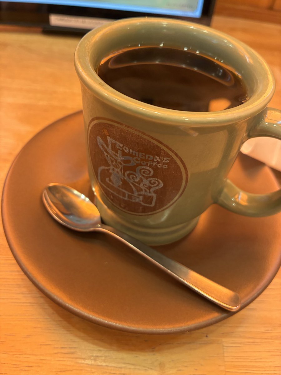 GumiguminVrc's tweet photo. コメダ珈琲にお邪魔しています！！
後でシロノワールが来るがいけるか！？ https://t.co/HS1GB1pcdq