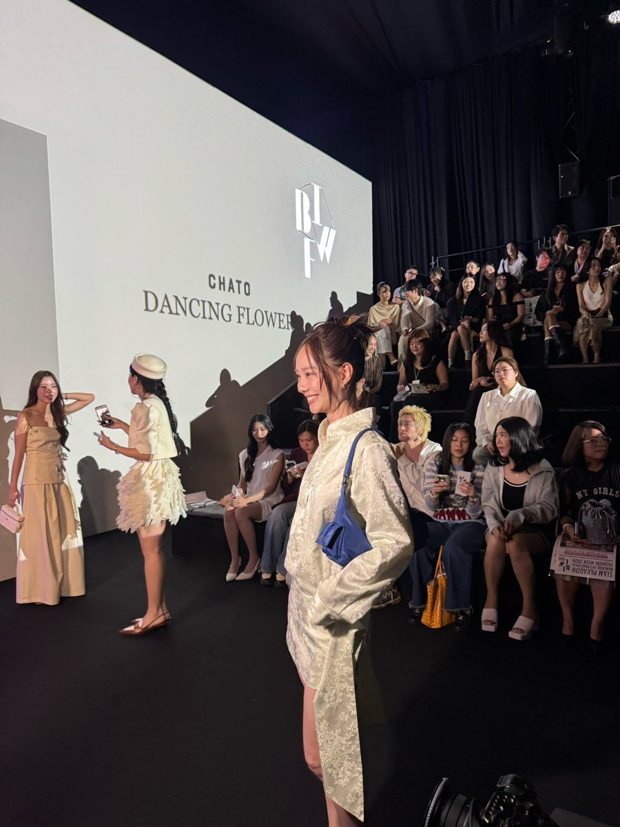 IntoToeyJarin's tweet photo. TOEY BIFW 2026 🫶🏻🌸
#CHATODancingFlower #CHATOStudio #BIFW2026
#ToeyJarinporn #เต้ยจรินทร์พร https://t.co/NUFkcW9k8f