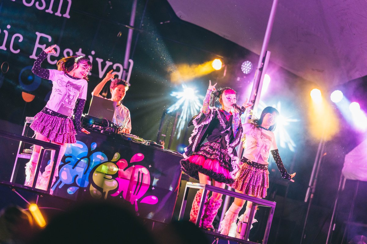 rsm_fes's tweet photo. ✮⋆* Rockroshi Starry Music Festival 2026 *.✩ﾟ

水曜日のカンパネラ @wed_camp
【Live Photos】

Photo by Hiromichi Nakano( @hiroo__1 )

#ロクスタ https://t.co/b0M0CzH4tQ