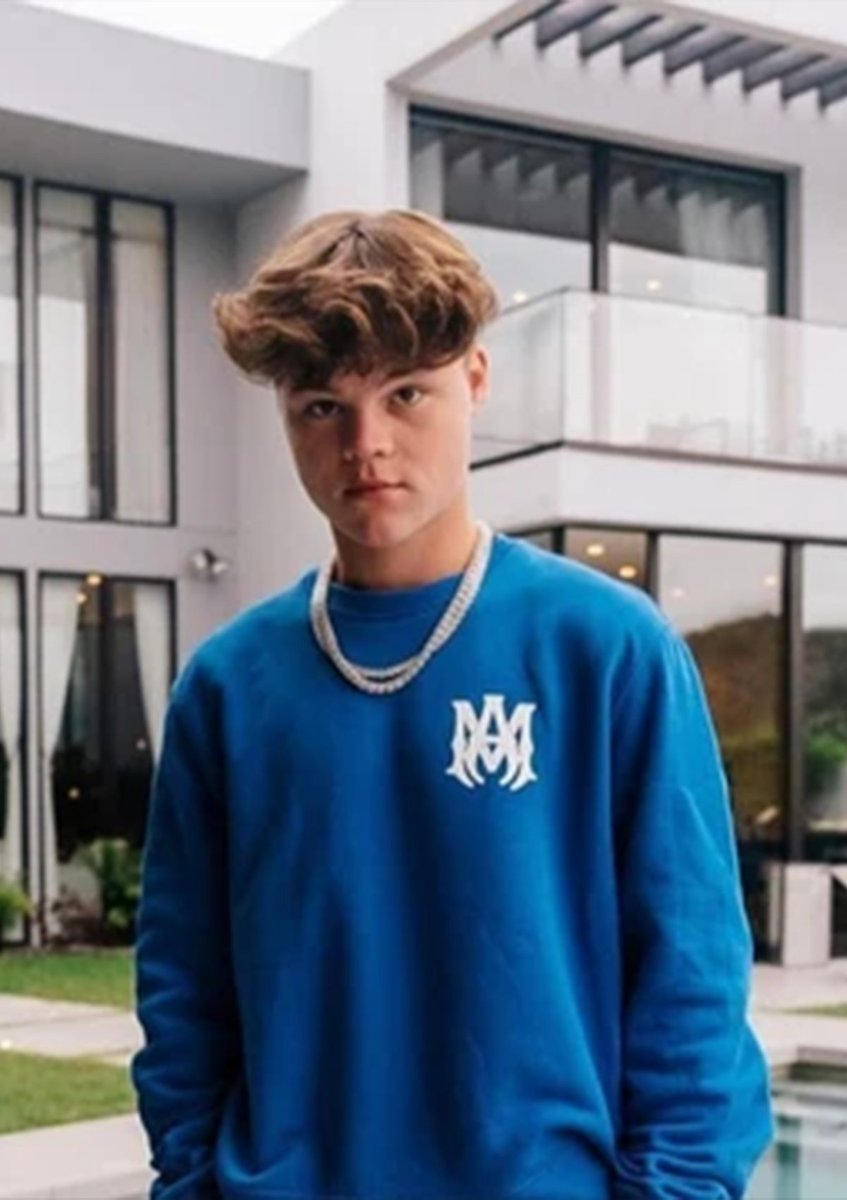 InternetH0F's tweet photo. Influencer Jack Doherty says he is no longer allowed to post on social media after signing a contract for a gambling website, but says he didn't read the contract "fully" 

CEO Noah Dummett says "money well spent to get this mf off the internet" https://t.co/P6I4GTHUTC